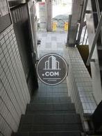 エレベーターまで奥行きがあります