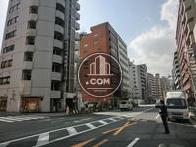 新宿通り沿いの立地です