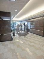 光沢のある壁材を使用しております