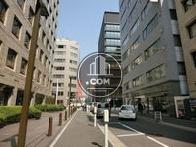 人形町通りから少し入った落ち着きある立地