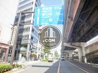 上野駅へ連絡する公道です