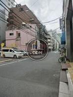 物件脇の小道