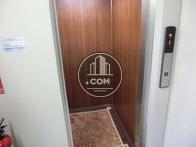 エレベーターの中
