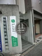 入口の幅はコンパクトです