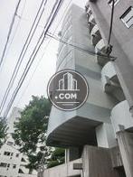 歩道に突出た正面外観です