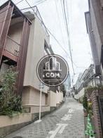 隣接する傾斜面沿い