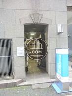 正面玄関付近は凝った装飾が施されています