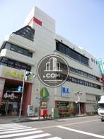 日差しの射しこむ室内