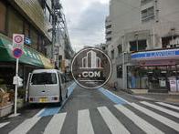 敷地の北東側の道路です