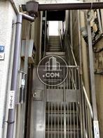 階段で２階へ進みます