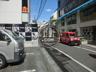 物件入口から見た周辺です