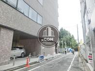 隣接する脇道