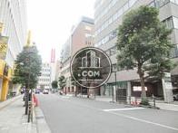 幅広い駅前通り