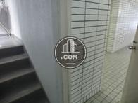 外階段はエントランスに繋がっています