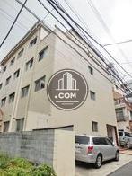 側面に窓を沢山配列