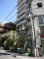 １階部分には店舗が入居中です