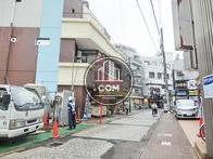 隣接する脇道奥からの景観