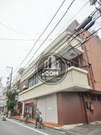 奥行きのある建物