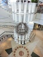 吹き抜けになっている階段回り