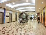 広い空間のエレベーターホール