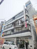 ガラス窓の多い建物