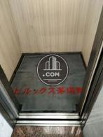 エレベーター内部