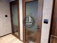 共用ラウンジ内のテレカンブース