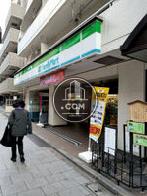 １階にはコンビニ