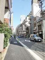 大小のビルが立ち並ぶエリア
