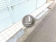 正面玄関前　段差