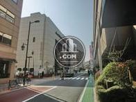 正面入口付近から見た周辺です