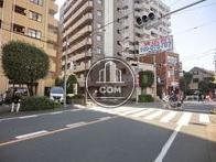 牛込柳町駅方面