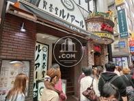 サンシャイン通り側は、地下と２階テナント用の専用階段があります