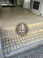 少し玄関前に段差あり