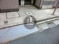 スロープがあり段差をなめらかにしてくれます