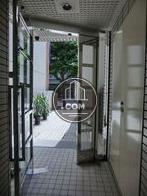 ガラス扉です