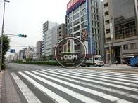 大きな横断歩道が目の前にあります