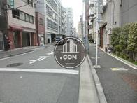車道の幅は広いですが、それほど車は通りません