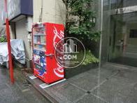敷地脇に自動販売機設置があります