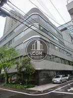 低層で安定感のある外観です
