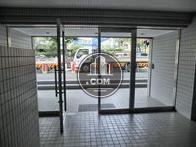 全面がガラス張りなので日差しが明るいです