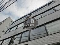 大きな窓枠に設計されています