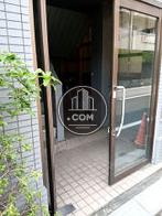 しっかり手入れされた玄関です