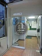 ガラス扉です