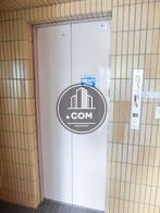 エレベーター乗り場前