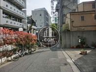 玄関前の通りです