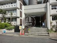 構造上、2階が正面玄関です