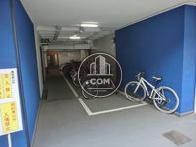 裏口に駐輪場もあります