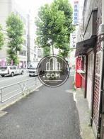 玄関前の歩道