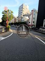 建物前の通り